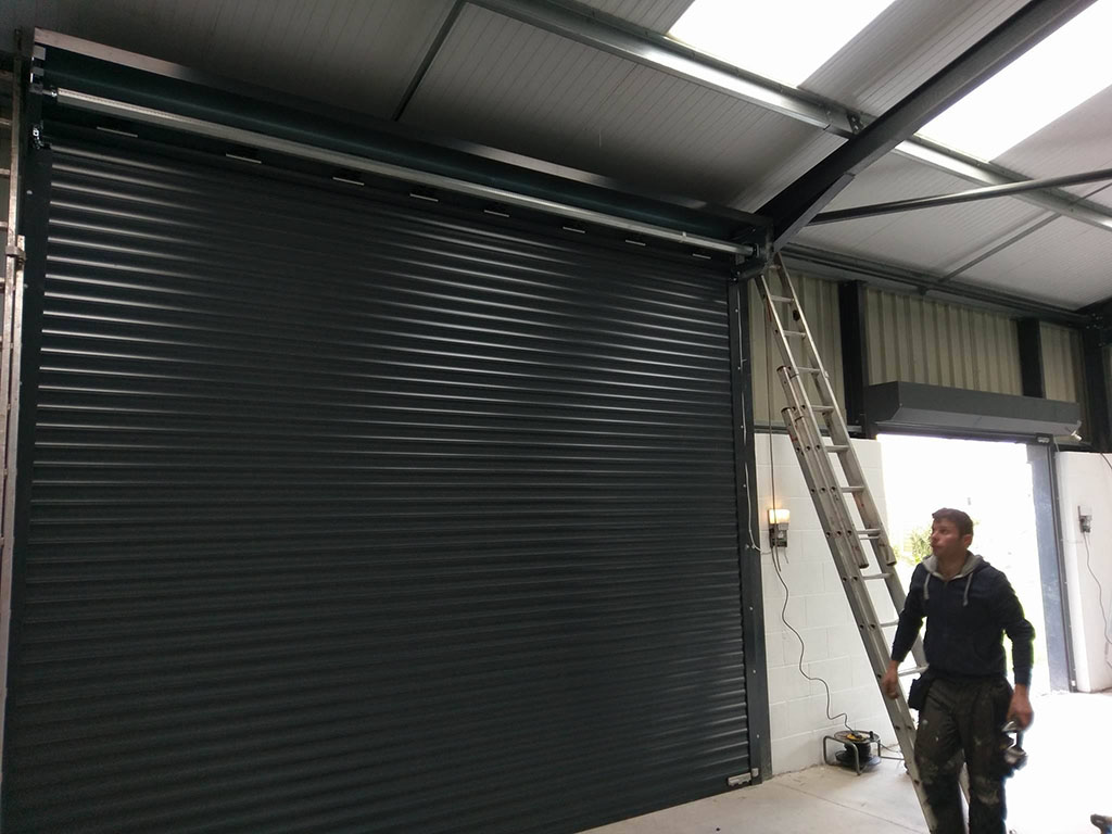 Aluroll Classic insulated roller shutter in Anhtracite Grey in Morda